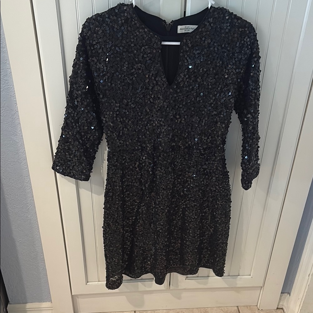 Abercrombie & Fitch Black Sheath Dress V-Neck 3/4 Sleeve